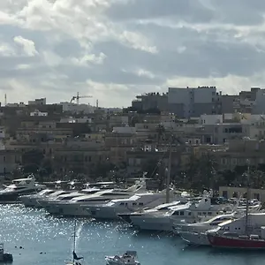 Sir William Strand , Gzira Malte